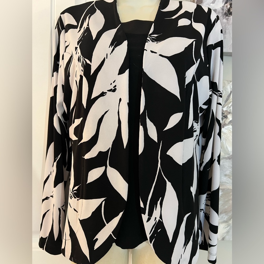 CHICOS ADDITIONS SHORT JACKET KIMONO SZ 1 ( 8/10/M)